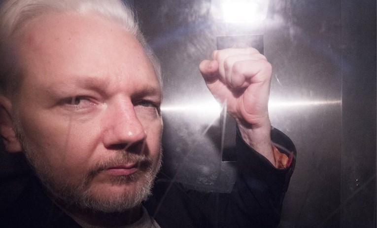 Švedska ponovno pokreće istragu protiv Assangea zbog silovanja